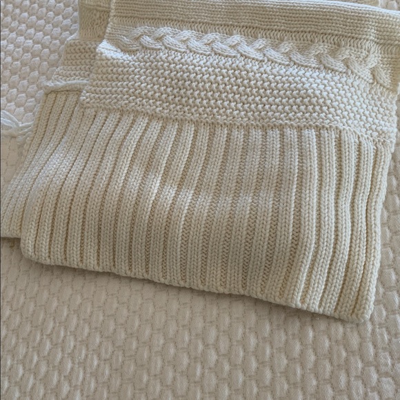 UGG Winter Scarf  NWT - Picture 12 of 17